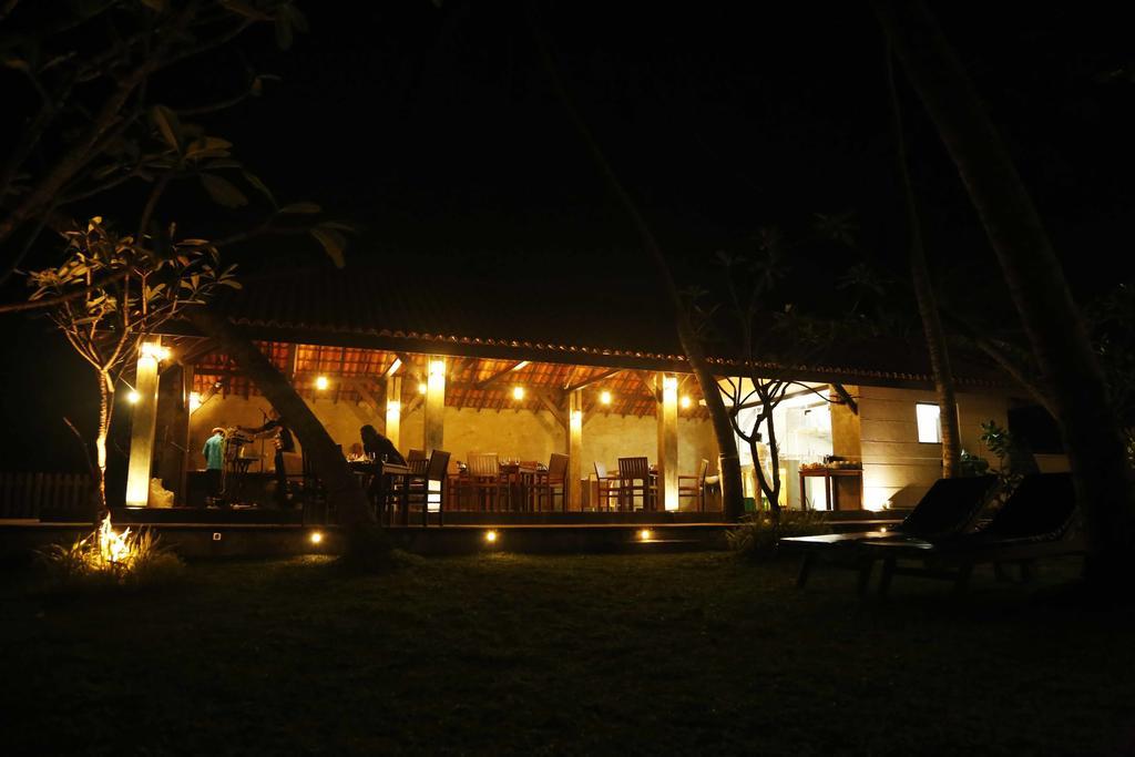 Blue Beach Hotel Wadduwa Exterior foto